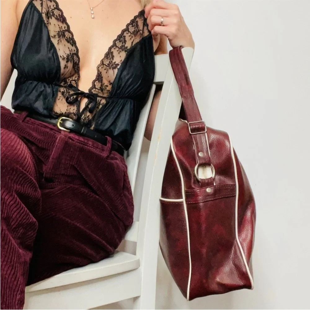 VINTAGE | Burgundy Duffel Faux Leather Travel Bowling Bag - Picture 5 of 9